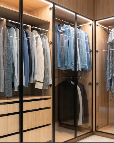Vaatehuone tuo ripauksen luksusta arkeen ja helpottaa säilytystä.